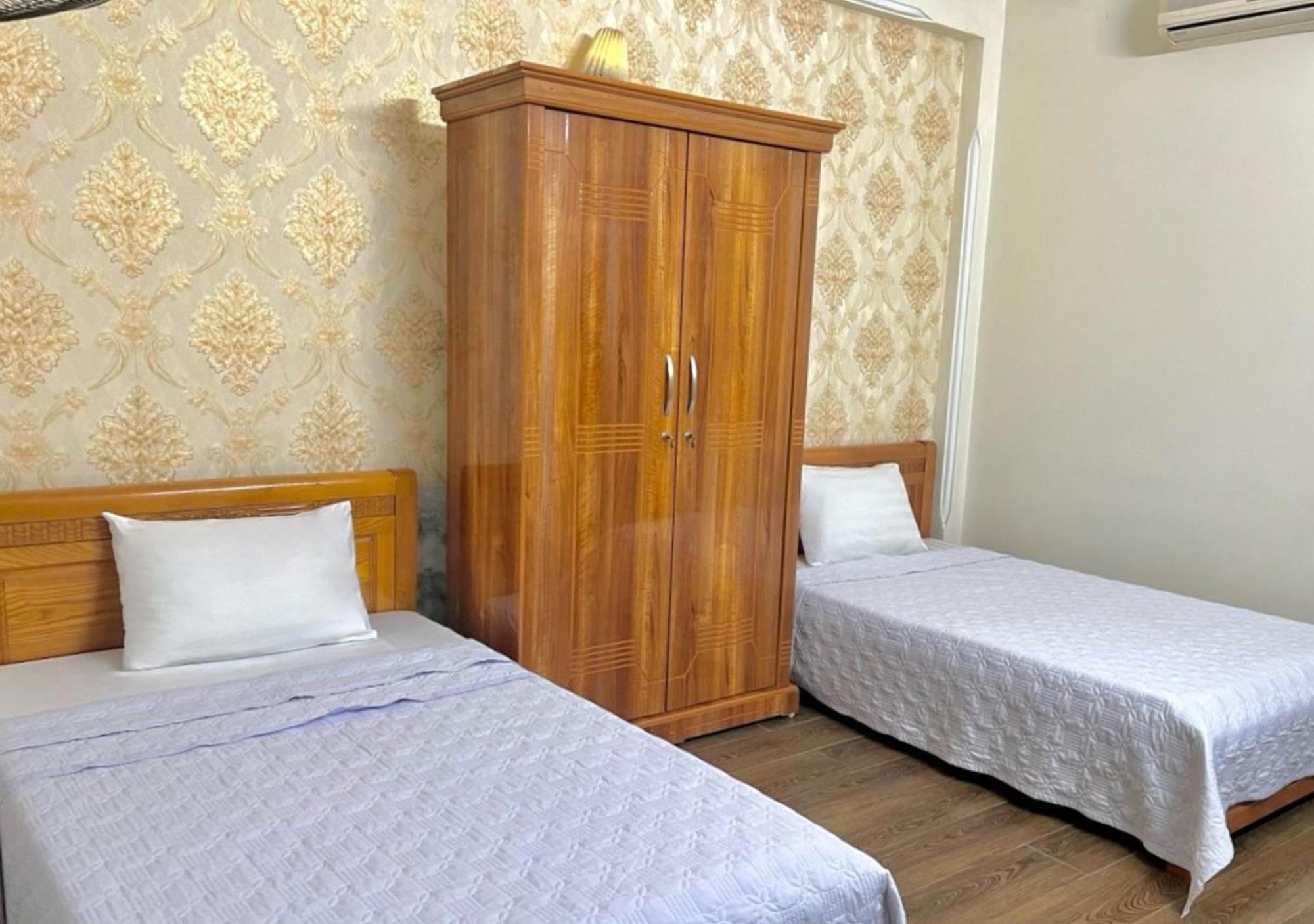 Thu Ha Hotel Uong Bi Экстерьер фото