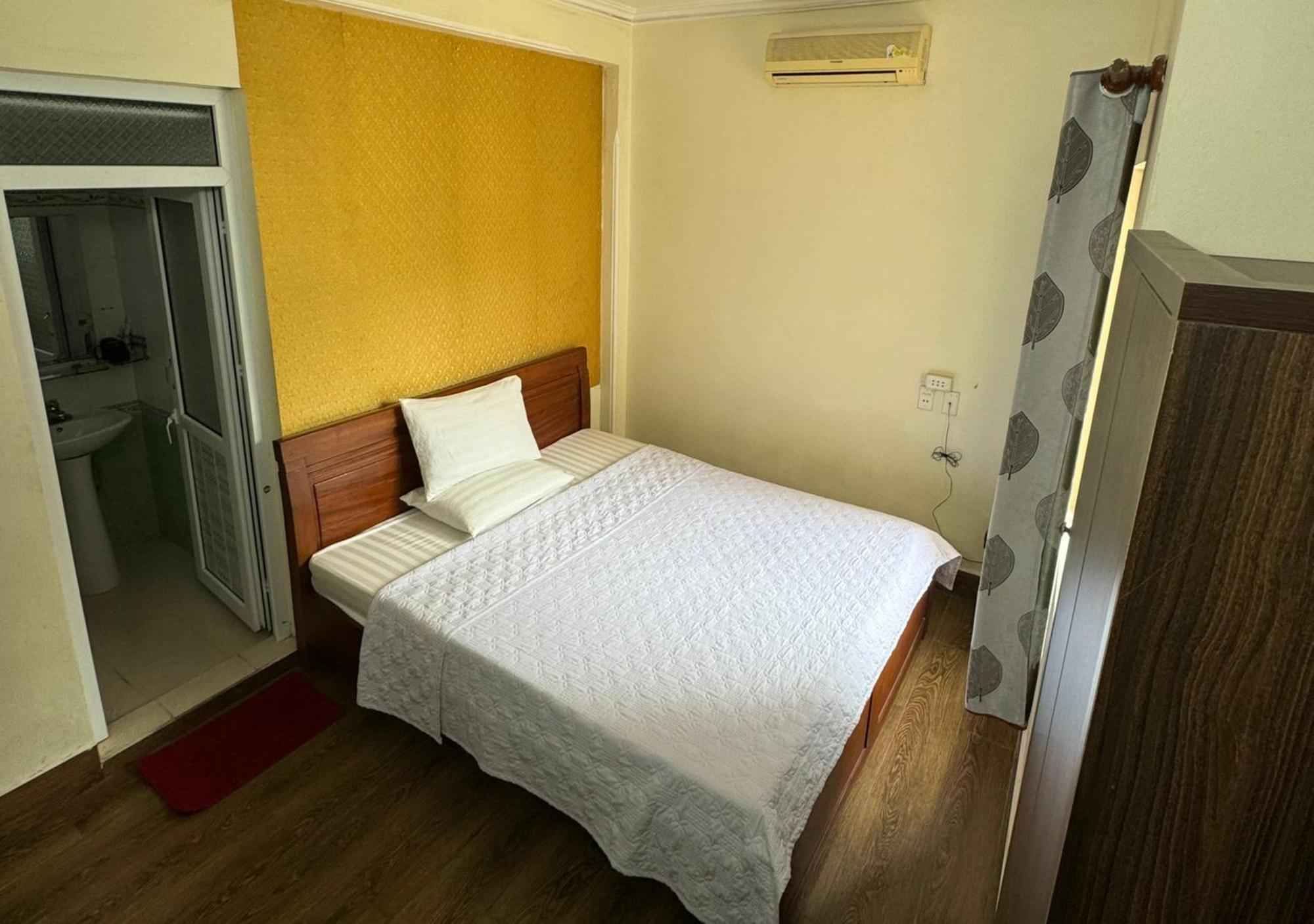 Thu Ha Hotel Uong Bi Экстерьер фото